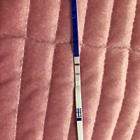 月经推迟一星期.今早验这是怀孕了吗.第二杠没有第一杠显