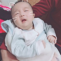 2段想换奶粉了，德版爱他美、a2、惠氏铂臻、美素佳儿，拿不定注意，宝妈们喝过这些的可以给个建议，一段...