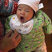 宝宝二十几天就长了一斤多点正常吗？