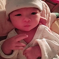 十二月一号凌晨两点羊水破了。吓得给我舅妈打电话。然后一边哭一边喊我婆婆 去医院内检 医生说宝宝...