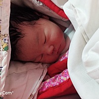 半夜2点左右发作，4点48分出来，闺女，有侧切，7斤半