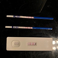 之前测都是一条线的🤔然后昨晚我也就不抱希望的测了一下，结果竟然两条线！ 怕不准，又开了好几条测了...