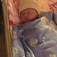 卸货了，40周整出生，小帅哥一枚，3360克，凌晨三点开始阵痛宫缩，4点半到医院，内检开一指，11点内检开...