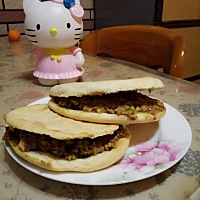 肉夹馍，不怕你多吃，就怕你不吃