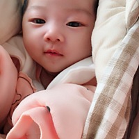 宝贝快两个月啦  变漂亮了 还有产后两个月的我 （我可能是来晒自拍的吧哈哈哈哈）