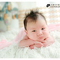 妞妞满月照