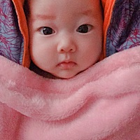 磨人的小妖精终于睡了 天天这个点才睡 我的黑眼圈越来越重 快崩溃啦