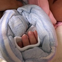 说说我的顺产历程，25号凌晨一点左右下面流出一股水，估计是羊水破了，然后开始肚子疼，26号早上6点开始...