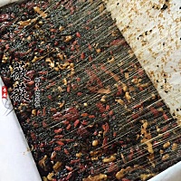 常年吃阿胶糕对女性有非常好的美容效果，可以让头发乌黑，有光泽，皮肤光滑细腻有弹性；长期食用气血双...