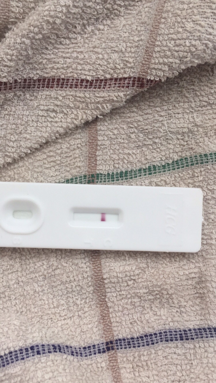 12月10大姨妈，今天测白板，也没有乳胀，尿频啥的，这个月失败，呵呵，无奈的笑