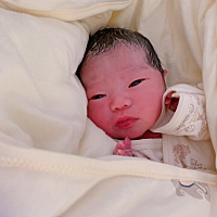 1月2号凌晨破水，提早了10天，辛苦经历10几小时的疼痛，终于把小番茄生出来了！！！顺产无侧切，重5斤8...