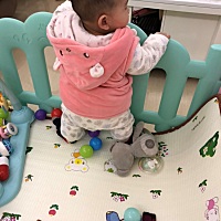 8个月还差些天，最近天天要站着，你们的宝宝呢