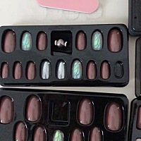 带宝宝也可以美美的 自从怀孕就一直没有做过指甲了 😭现在有了穿戴美甲真的太方便了，想戴就戴想摘就...