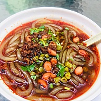 好饿，吃个酸辣粉