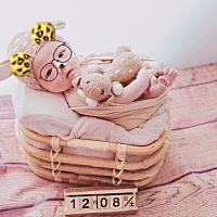 宝宝满月了，当妈了心都柔软了。