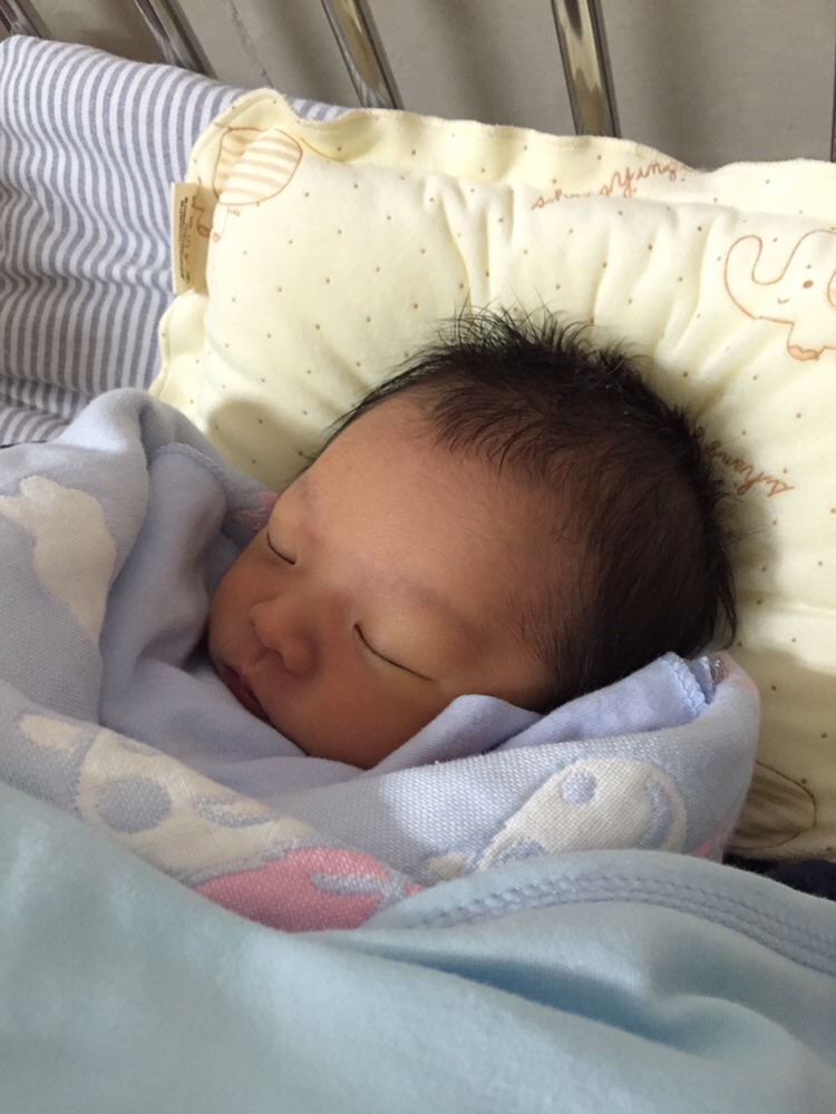 顶天立地的小男子汉👶🏻