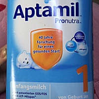 得了重感冒 不敢喂母乳了 还没喂过奶粉 现在两个月零四天 该怎么调牛奶啊？多少奶 多少水 ？有宝妈说一...