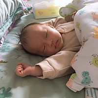 是不是剖腹产奶水会不太好啊，太伤元气原因吗，左边四五个奶孔出奶，右边只有两个，催乳好几次了还是这...