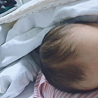 快快长大，认我做老大，教你梳中分！ 宝宝四天了，从广东远嫁江苏，父母还不是很同意，但是坚信自己...