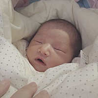 38+3羊水过多又浑浊剖腹产下小公主，报喜了