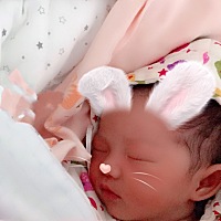 我家宝宝出生六天了，黄疸高照了几天蓝光今天终于回来了，高兴