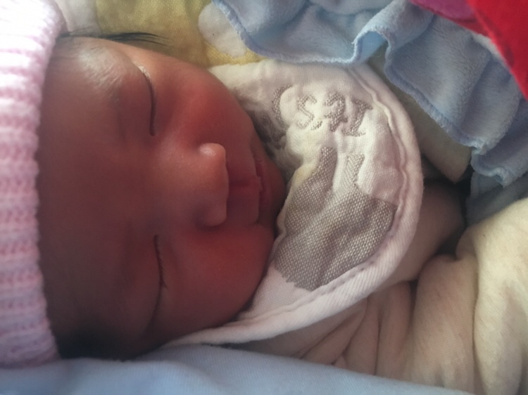 嘴皮上这白色泡泡是什么啊.现在越来越多