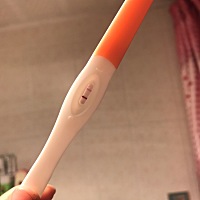 第一胎流产了，三年才来，不知道准不准！下午下班去医院查一下！激动