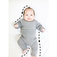 突然有一天发现弟弟发型那小揪揪像极了奥特曼 平时除了洗头带帽子，大部分的时间就是那么立着  哈哈...