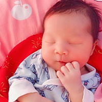 生之前156，现在126，七天瘦了30斤，真是躺着都瘦啊，剖腹产健康女宝宝一枚，大家看是不是像我呢