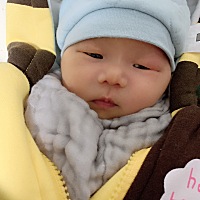 宝宝总是要吃，一两个小时就要吃一次，睡不好，心累啊，做个月子出来估计会腰酸背痛