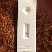 有没有同样的情况，就是这印子一开始淡淡的，越到后面越明显，十分钟后更加明显。第一图是5分钟内的隐约...