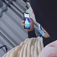 老公感冒了，小孩出生才一个星期，晚上一个房间休息应该没事吧？🙄笨蛋，我坐月子都没感冒。