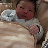 终于跟小情人见面啦！打了摧产和无痛生的，宫口全开之后生了四个多小时，可把我累坏了