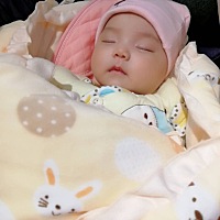 满月了。35天的宝宝