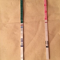 各位亲们，我3号排卵日，今天是排卵第12天，这是早上测的，是有喜了吗？