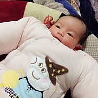 宝宝15天身上过敏了、可能是我吃了虾过敏了、孩子爸爸、哥哥都是过敏体质。各位宝妈有什么办法没？