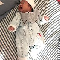 你们宝宝脐带什么时候脱，我家的怎么还没脱呢！