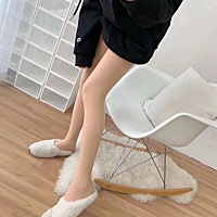 昨天逛街买到最心水的一条光腿袜！ 这个冬天买了不下10条了，要么假白，要么泛黄！昨天晚上正好看见了，...