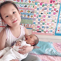 想着将来如花似玉二姐妹围着我转，心情美美哒😍