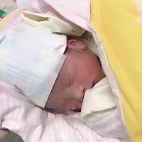 新手妈妈涨奶痛到不行，胸越来越大 都有硬块了 宝宝吸不怎么出来 我手用力挤有奶出来  想知道有没有同款...