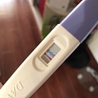 昨天大卫秀儿测到灰印，今天用贵一点的大卫测出了淡淡粉 不知道是本身激素不好 还是早孕了 …？