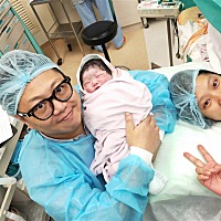 10月4的宝宝。有没有同一天的。嘿嘿😁先打个招呼。 刚生完。 我的小宝贝。出生水肿呢。 一天一个样。...