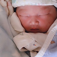 接健康女宝，40周整，九斤一两，顺产，打了无痛 还是很痛（￣～￣）