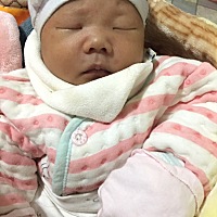 宝宝憔悴了 已经四个白天没有睡觉了 晚上睡觉时间也只有八个小时