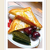 今天大宝贝的下午点心           🍒吐司煎蛋