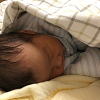 宝宝黄疸偏高住院了，在家等待的日子好蓝瘦，想念宝宝