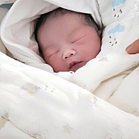 官宣❤️❤️❤️报喜 👼👼小诺宝(40+3) 阳历2019年1月17 阴历2018年12月12 上午9:29 刨宫产 7斤 母...