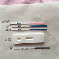 末次月经12月25号大家都测出来了吗。我17号早上也测了白板，以为没有戏，18号早晨手痒又测了一下有灰印...