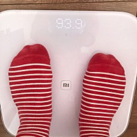 孕6周+3天，称了下体重，不到94斤，没胃口，恶心，早晨醒了就恶心，一秒不耽误。早晨半个煎饼，中午半碗...