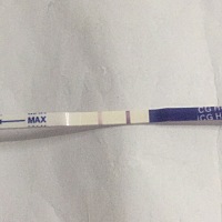 今天验HCG和孕酮期待我好孕，尿检的单子出来了，阳性，再看看血的